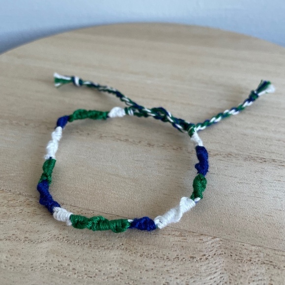 10/$25 Madeline Woven Bracelet - Picture 1 of 1
